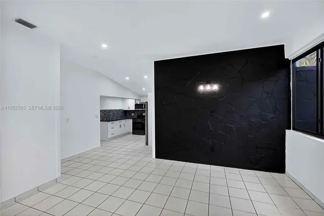 $2,750 | 524 Northeast 160th Terrace, Miami, FL 33162