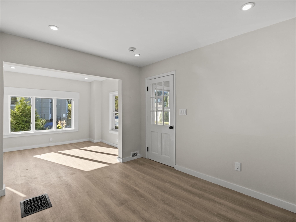 6 Solferino Street Worcester, MA 01604 - Photo 3 of 41 Gallery Image 3