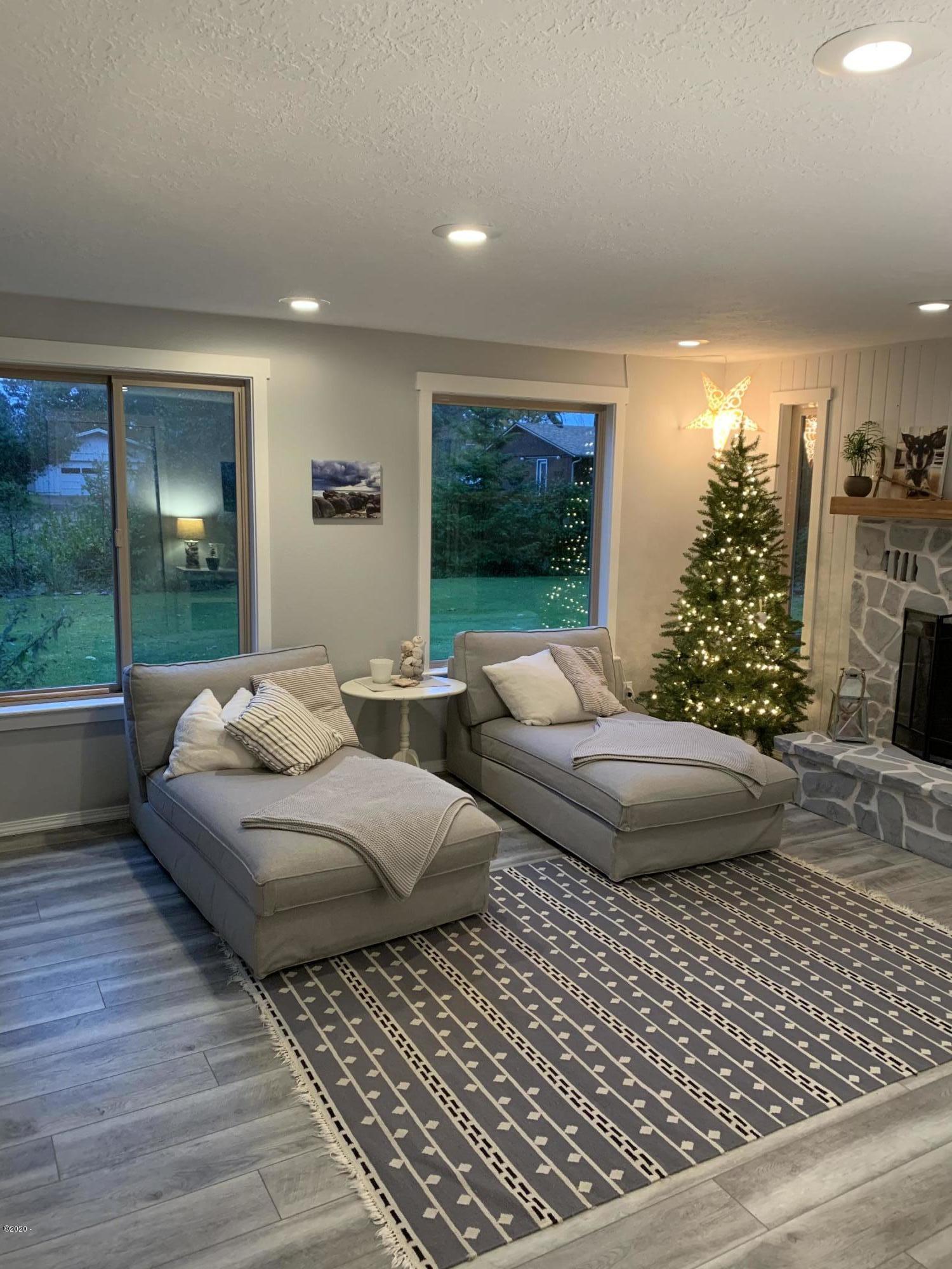 6835 Southwest Inlet Avenue Lincoln City, OR 97367 - Photo 13 of 48 Relax Living