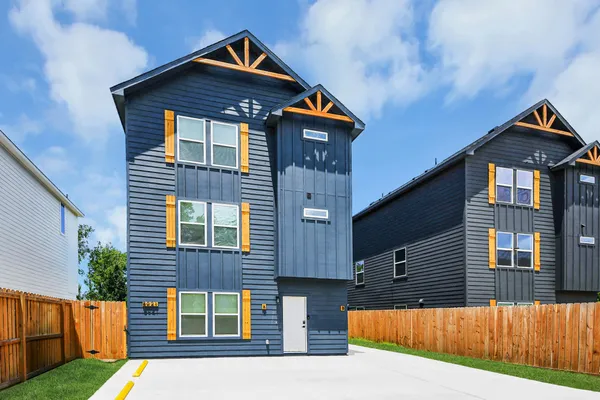 $2,000 | 8021 Birmingham Street, Unit B, Houston, TX 77028