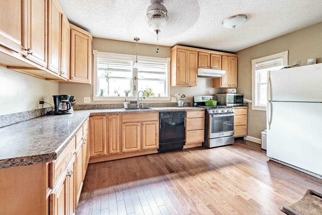 85 Trafton Road Springfield, MA 01108 - Photo 3 of 42 Gallery Image 3