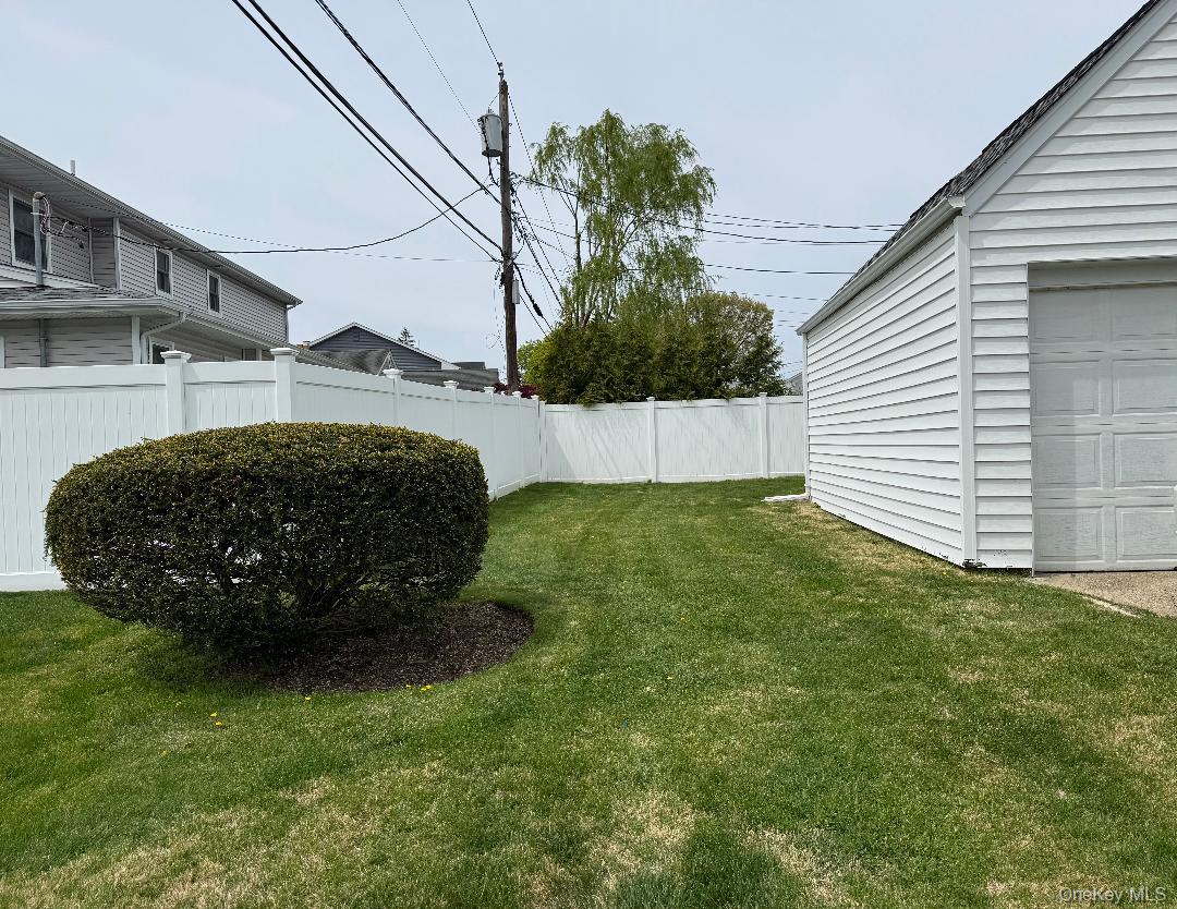 530 Colonade Road West Hempstead, NY 11552 - Photo 3 of 14
