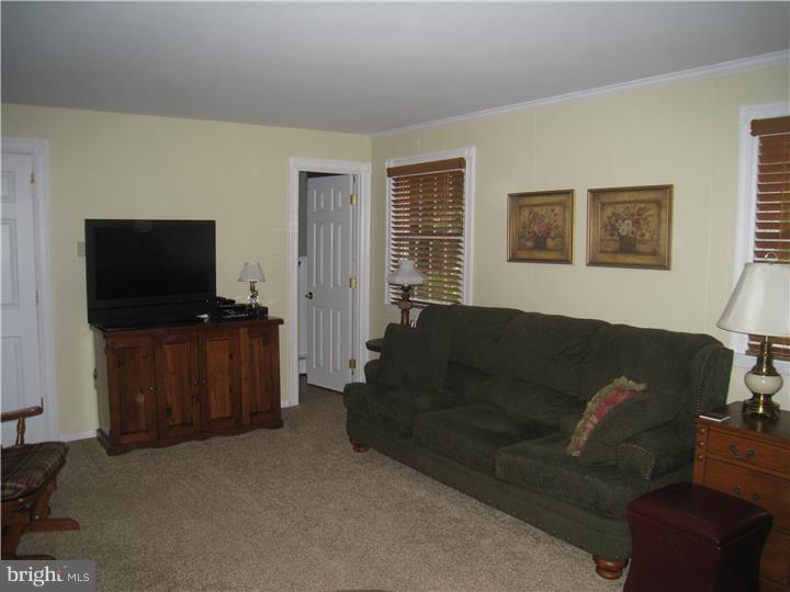3205 Polk Road Norristown, PA 19403 - Photo 11 of 25 Family Room