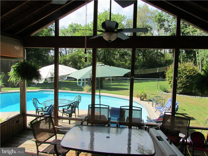 3205 Polk Road Norristown, PA 19403 - Photo 21 of 25 Deck