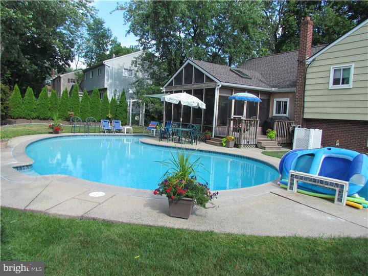 3205 Polk Road Norristown, PA 19403 - Photo 23 of 25 Pool