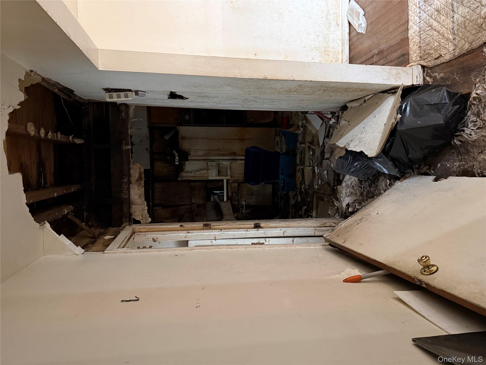 135-26 219th Street Queens, NY 11413 - Photo 13 of 43 a view of living room