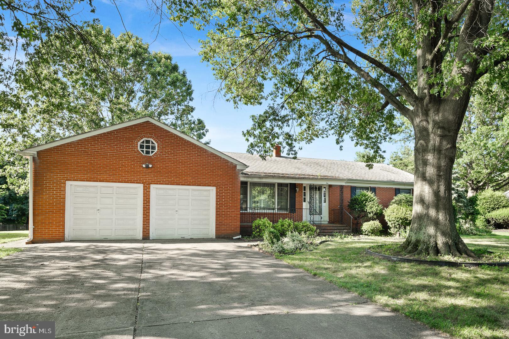10 Azalea Way Hamilton, NJ 08690 - Photo 1 of 25