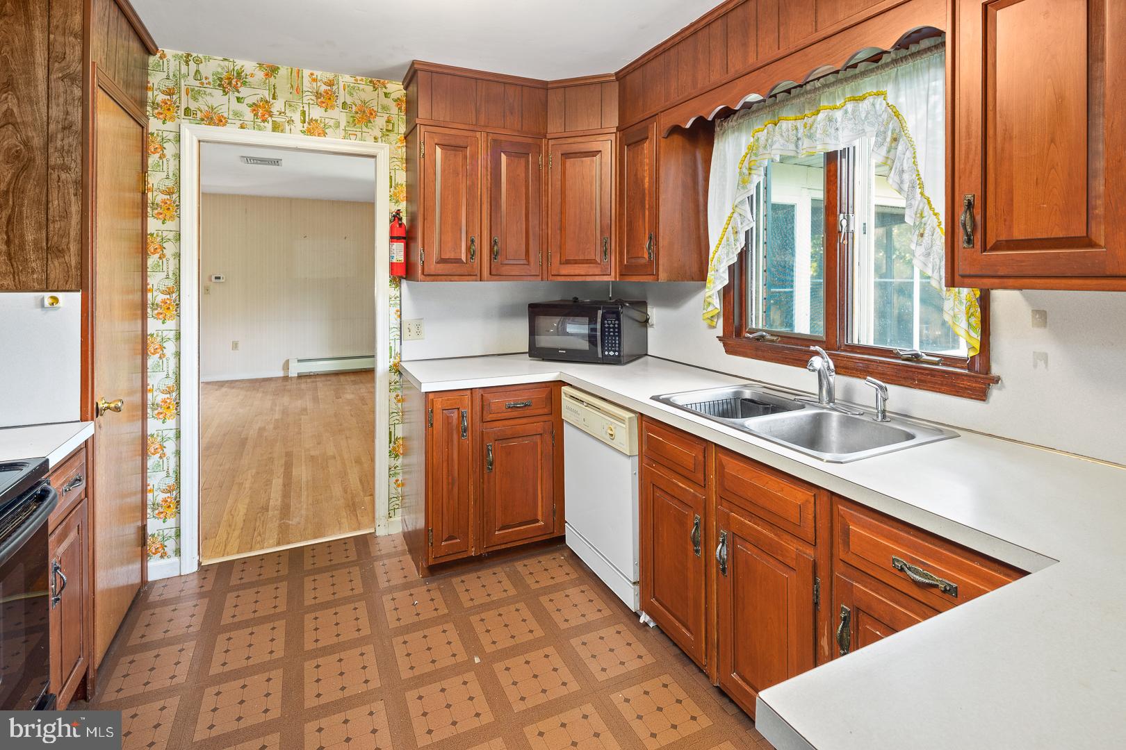 10 Azalea Way Hamilton, NJ 08690 - Photo 11 of 25