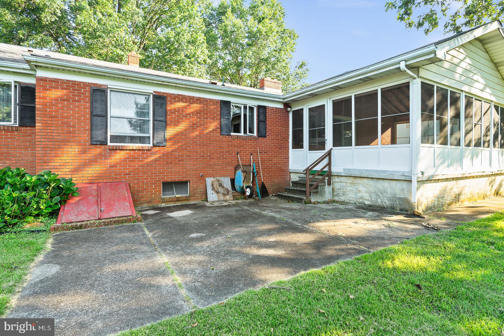 10 Azalea Way Hamilton, NJ 08690 - Photo 22 of 25