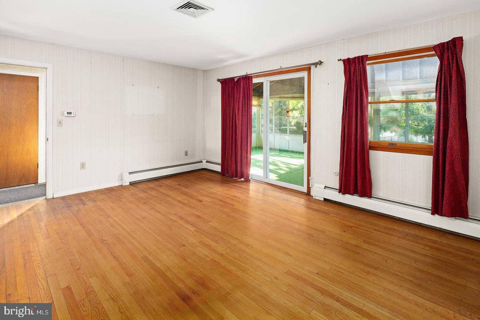 10 Azalea Way Hamilton, NJ 08690 - Photo 4 of 25