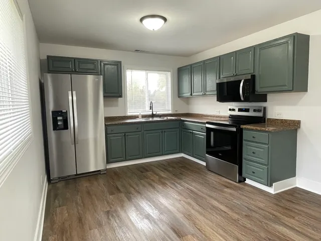 $2,175 | 37125 North Summerfield Road, Lake Villa, IL 60046