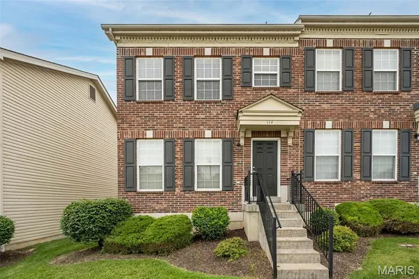$1,995 | 114 Willott Square Drive, St. Peters, MO 63376