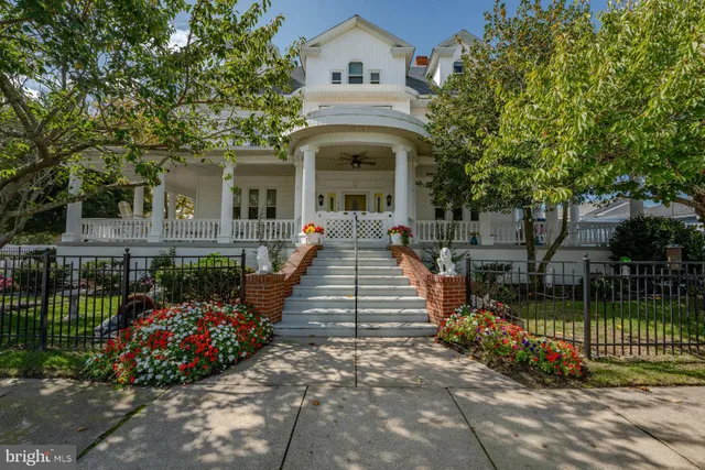 $2,499,900 | 216 East Fern Road, Wildwood Crest, NJ 08260