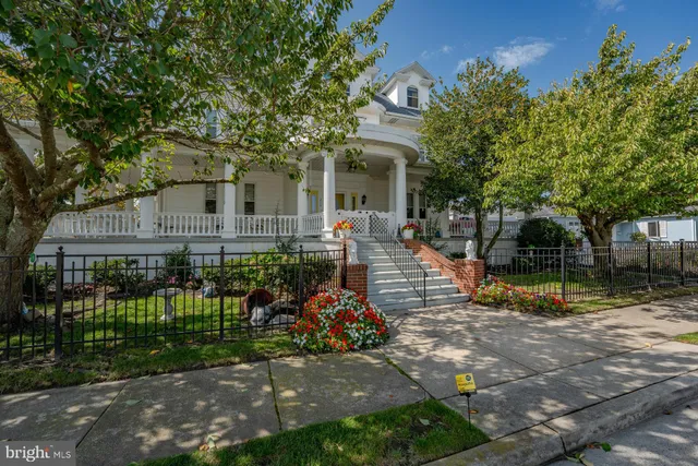 $2,499,900 | 216 East Fern Road, Wildwood Crest, NJ 08260