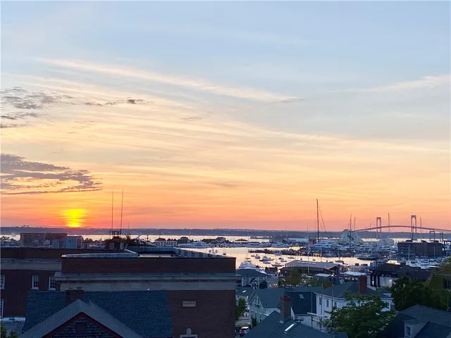 $2,900 | 235 Spring Street, Unit 2, Newport, RI 02840