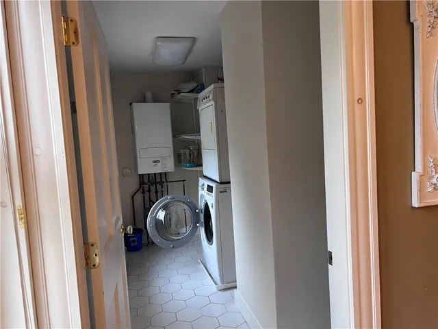 $2,900 | 235 Spring Street, Unit 2, Newport, RI 02840