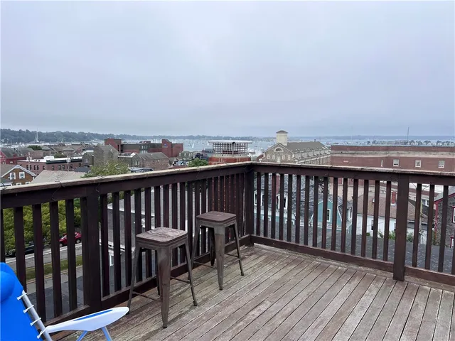 $2,900 | 235 Spring Street, Unit 2, Newport, RI 02840