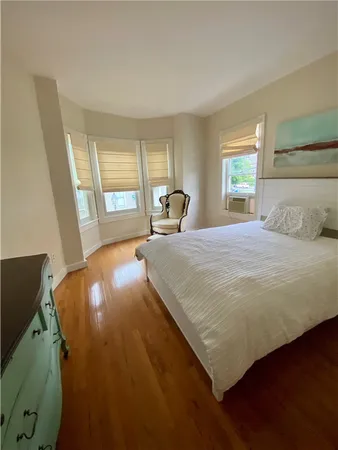 $2,900 | 235 Spring Street, Unit 2, Newport, RI 02840