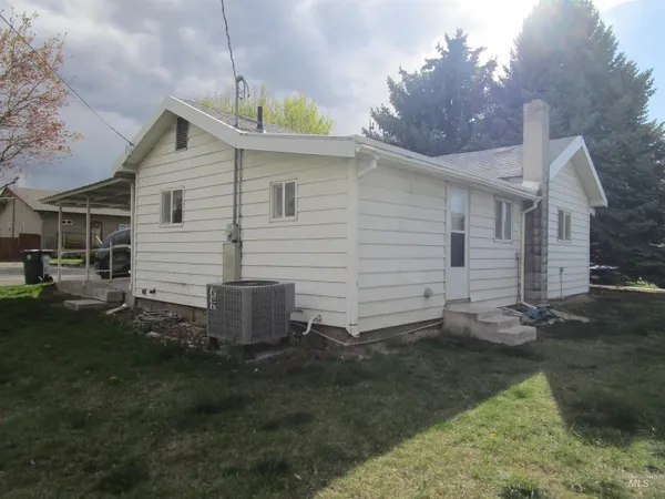 $207,000 | 210 Orchard Avenue, Eden, ID 83325