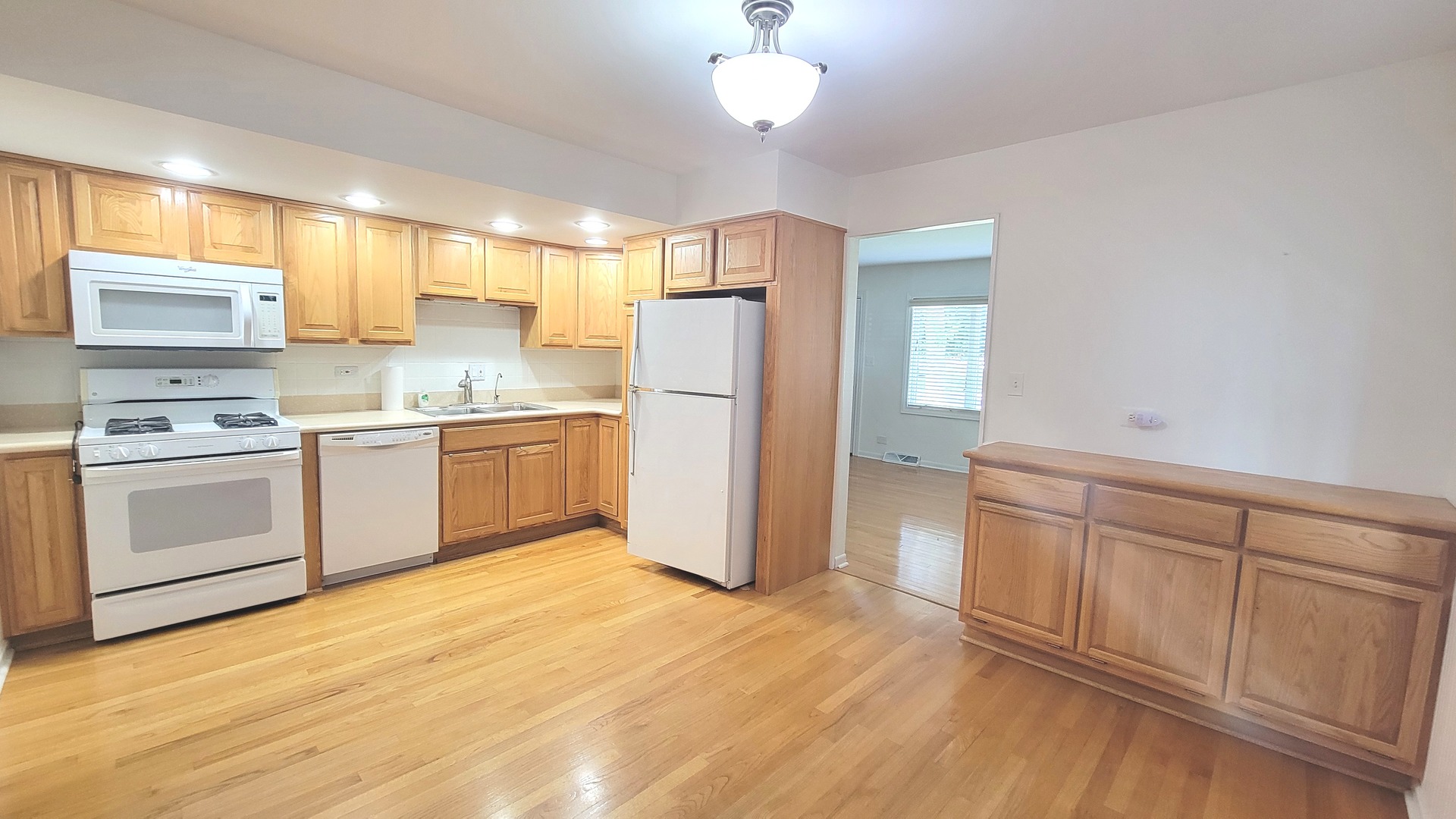 11022 Massasoit Avenue Chicago Ridge, IL 60415 - Photo 5 of 19