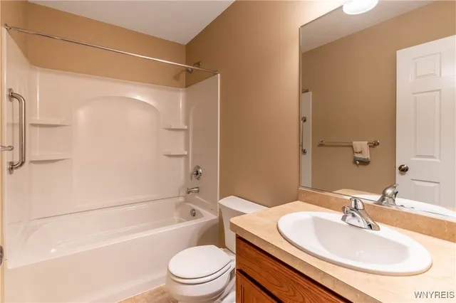 $299,900 | 53 Blossom Wood Lane, Cheektowaga, NY 14227