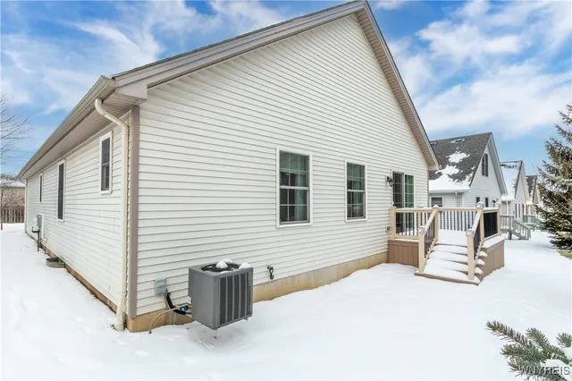 $299,900 | 53 Blossom Wood Lane, Cheektowaga, NY 14227