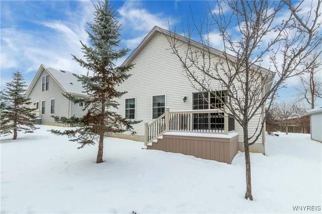 $299,900 | 53 Blossom Wood Lane, Cheektowaga, NY 14227
