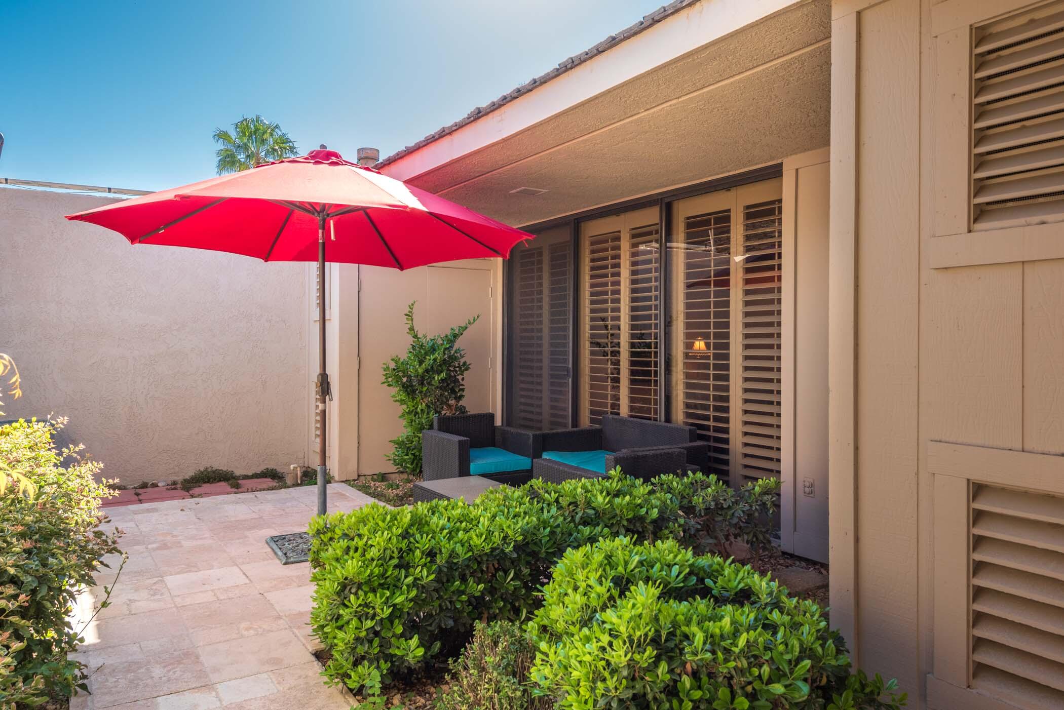 5 Briarcliff Court Rancho Mirage, CA 92270 - Photo 11 of 45 Front Patio