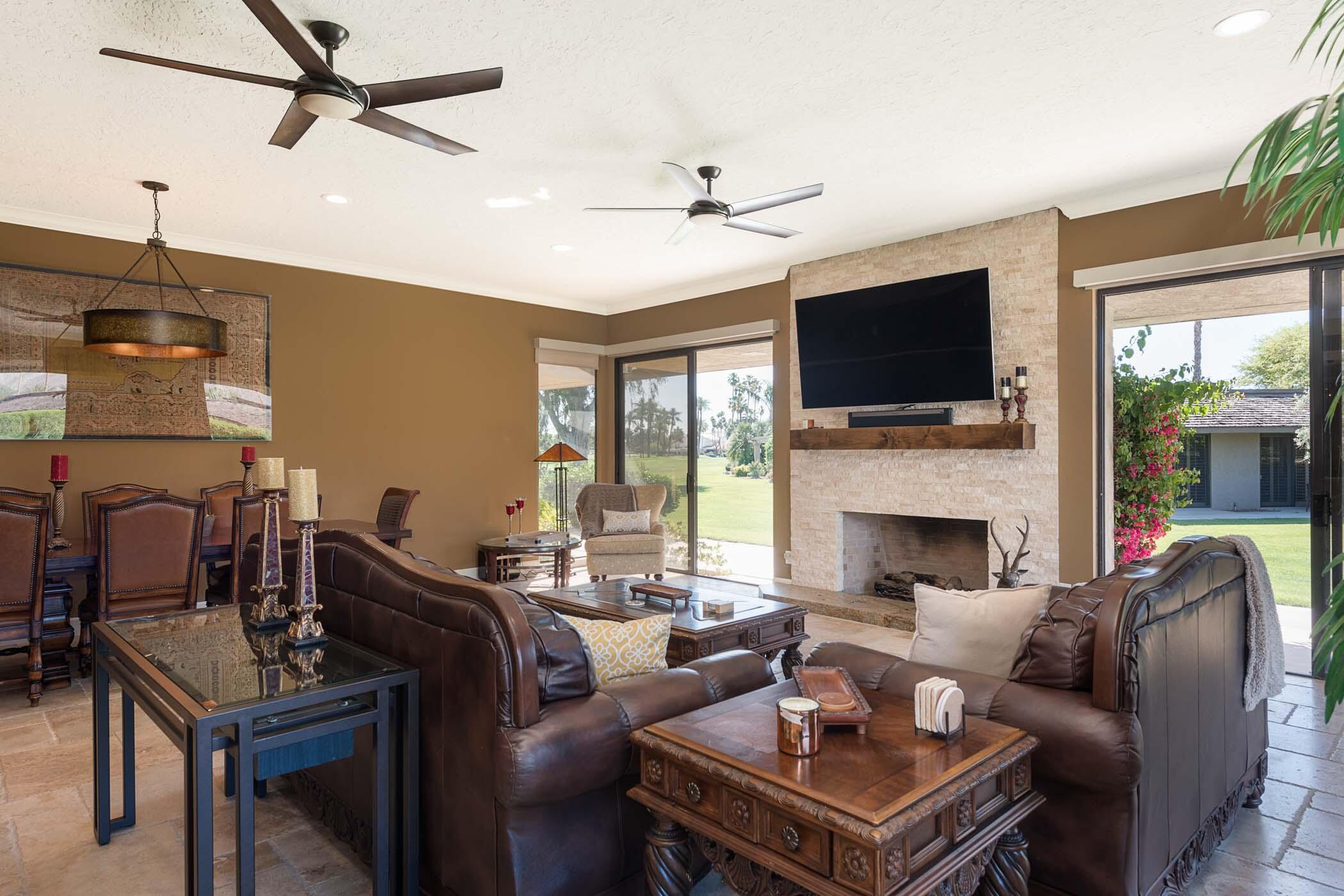 5 Briarcliff Court Rancho Mirage, CA 92270 - Photo 14 of 45 Living Room