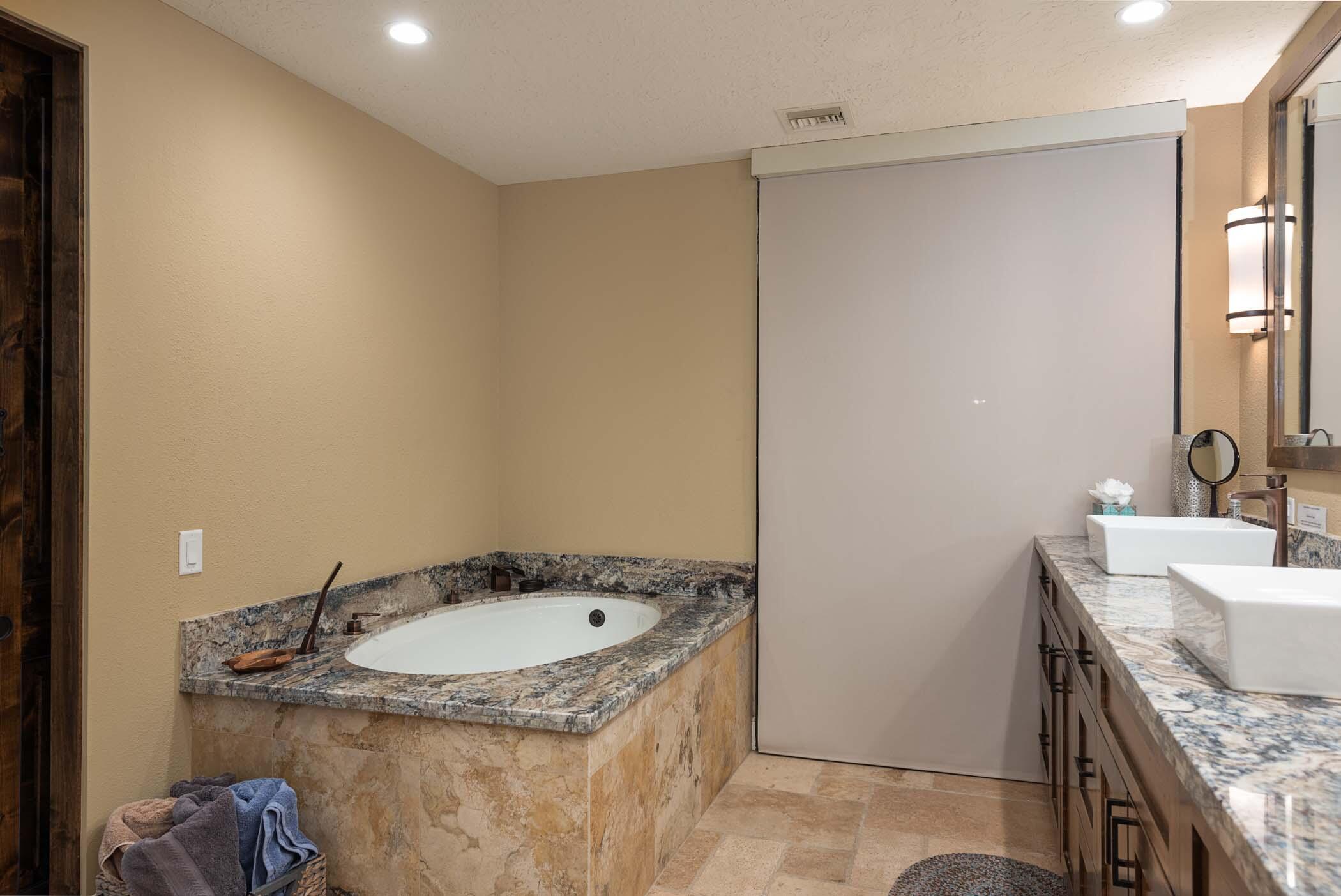 5 Briarcliff Court Rancho Mirage, CA 92270 - Photo 31 of 45 Primary Bathroom
