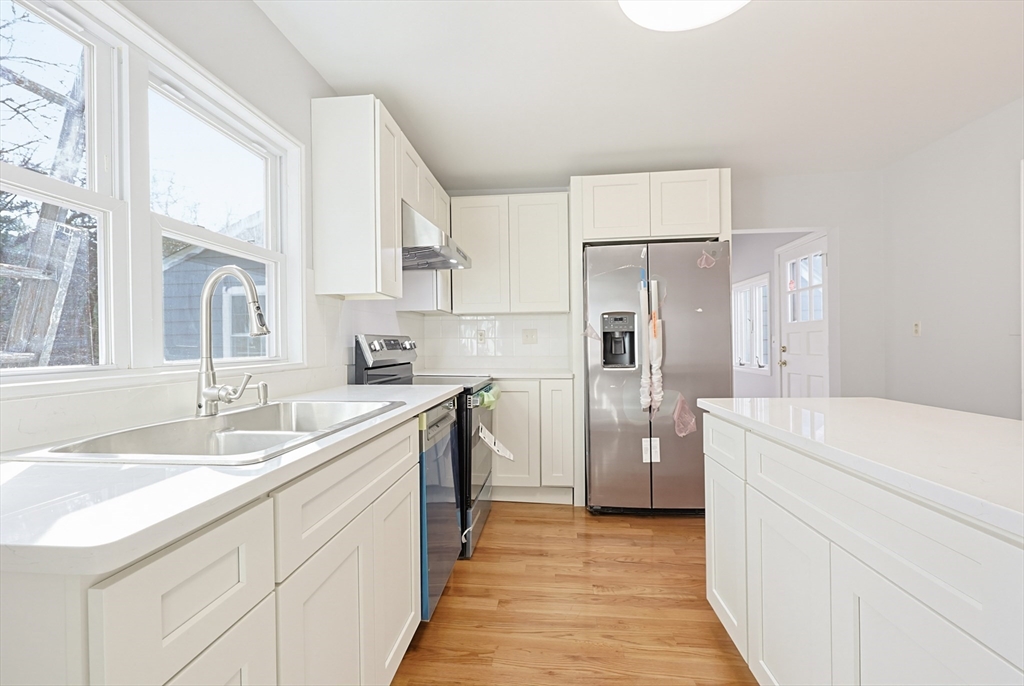 234 York Street Canton, MA 02021 - Photo 6 of 38