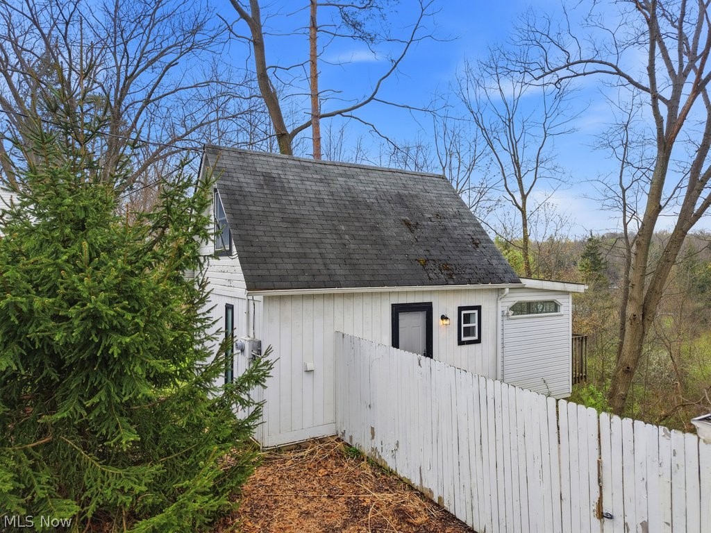7981 Kinsman Road Novelty, OH 44072 - Photo 30 of 41
