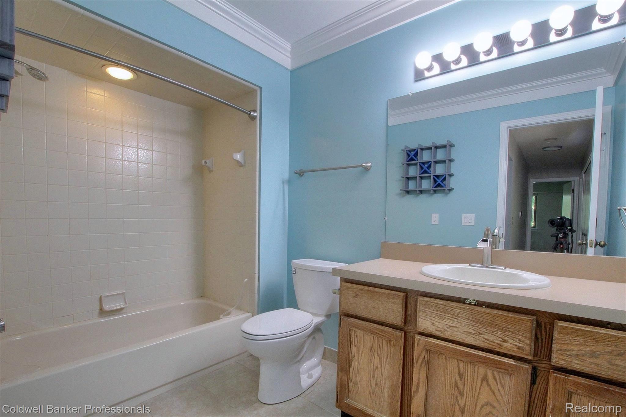 11765 Sycamore Road Plymouth, MI 48170 - Photo 23 of 25 23-Bathroom.jpg