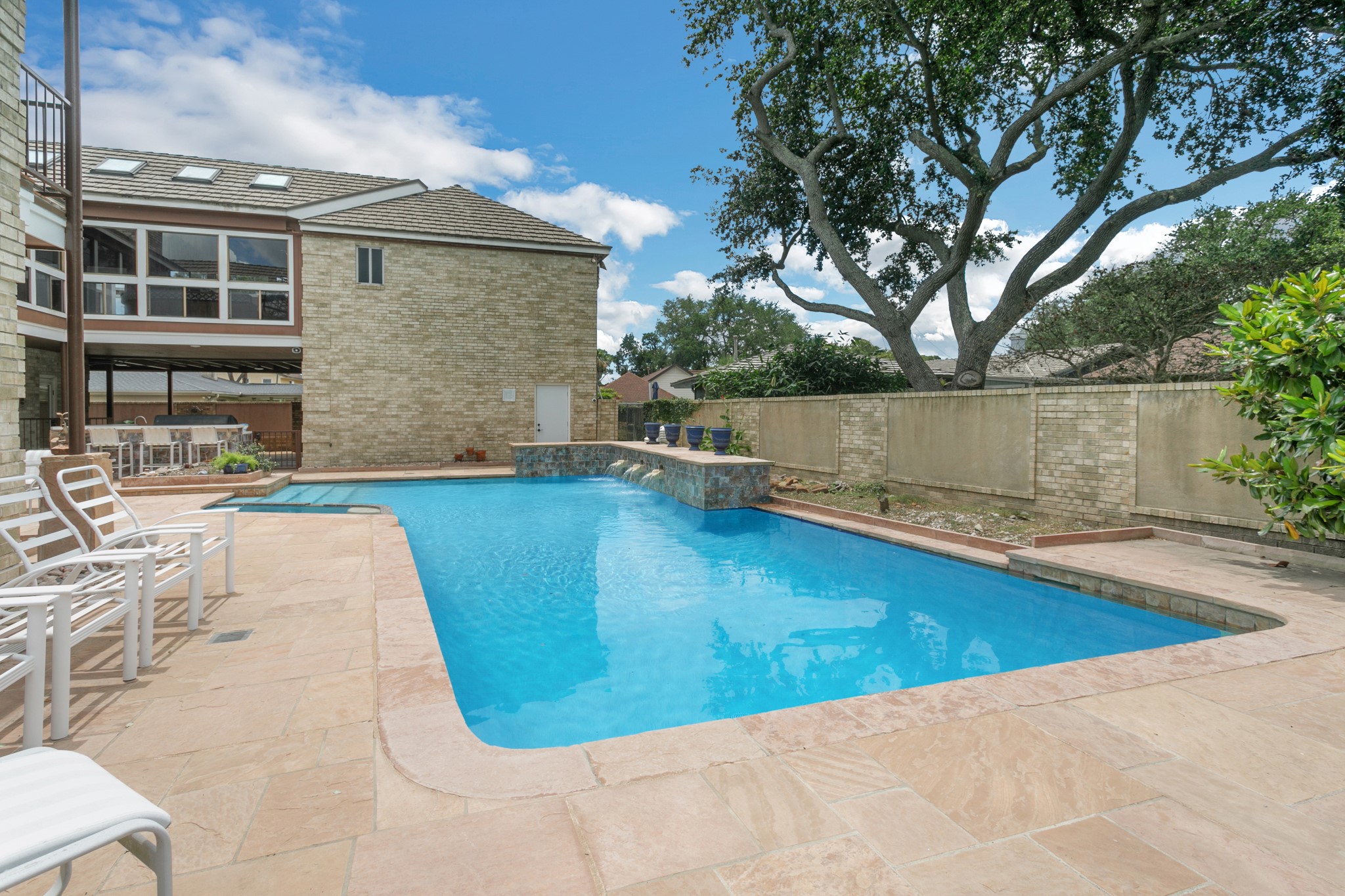 18506 Upper Bay Road Houston, TX 77058 - Photo 9 of 50