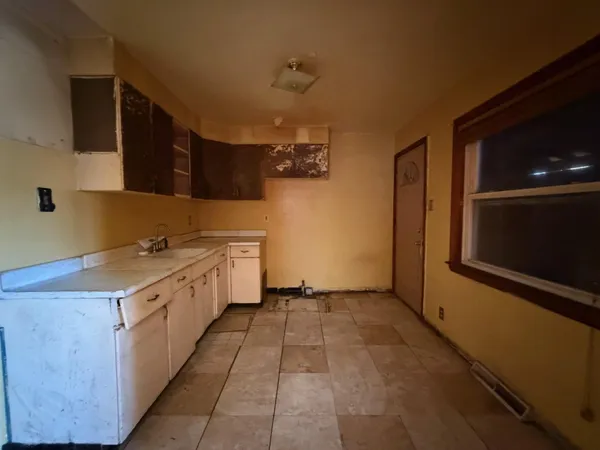 $74,500 | 1593 Kenilworth Drive, Calumet City, IL 60409