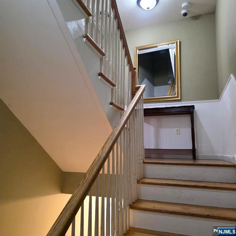 24 Van Vechten Street, Unit 2 Newark, NJ 07114 - Photo 3 of 36 a view of entryway