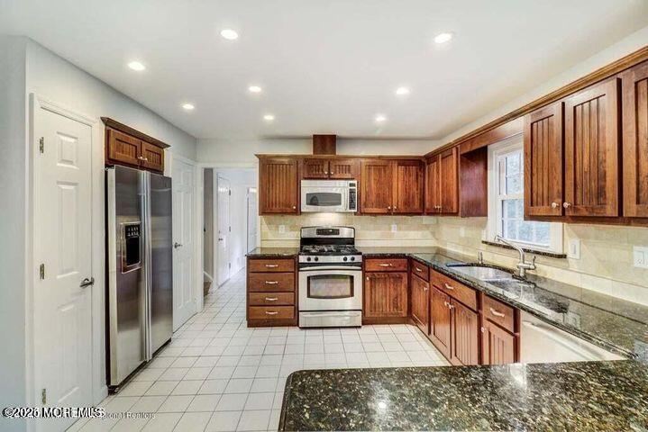 7 Woods Road West Long Branch, NJ 07764 - Photo 6 of 15 7 Woods Rd kitchen