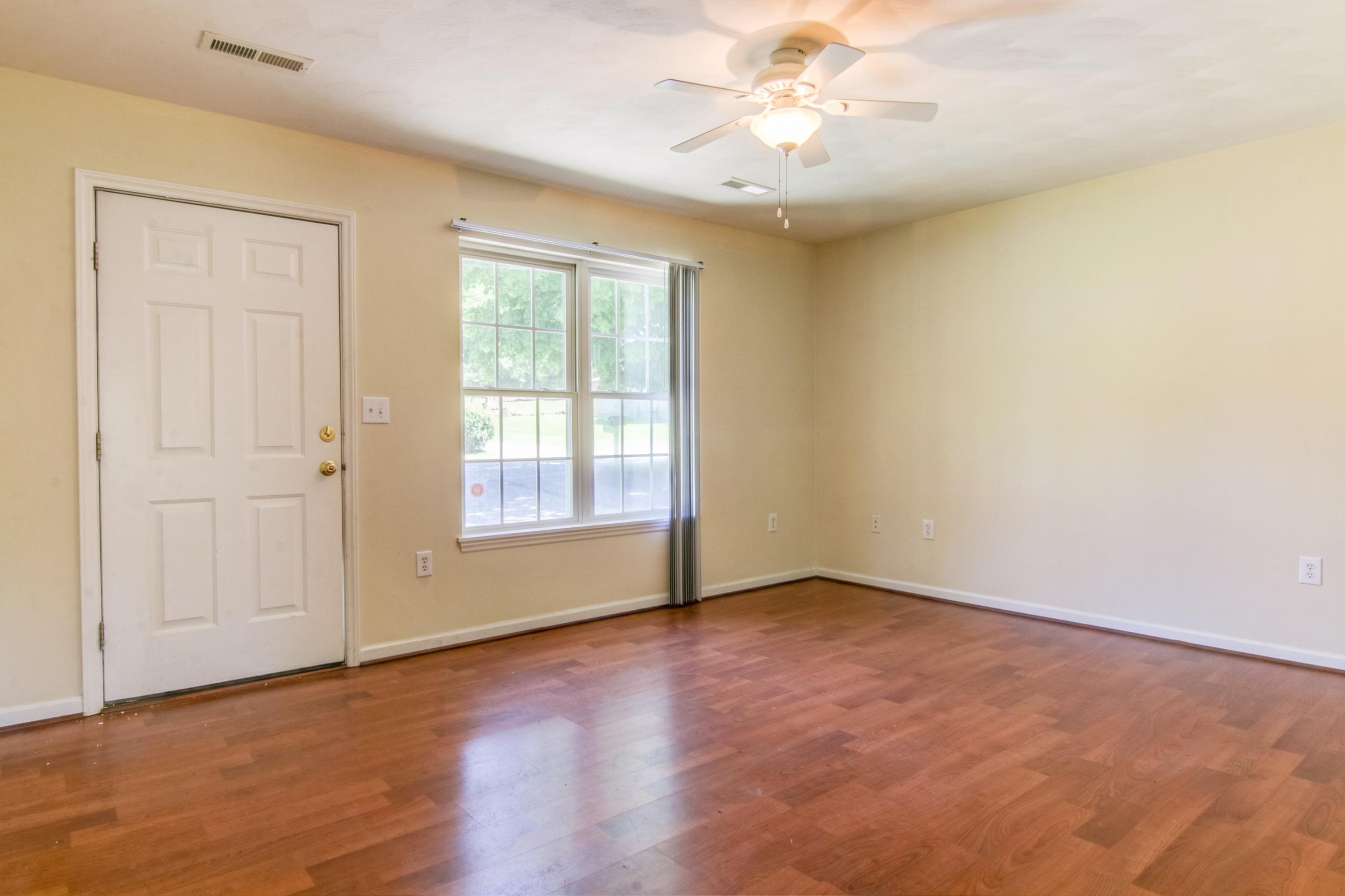 3215 Ventnor Road Southeast Roanoke, VA 24014 - Photo 3 of 25 003-233753-3215 Ventnor Ave SE 05082017-
