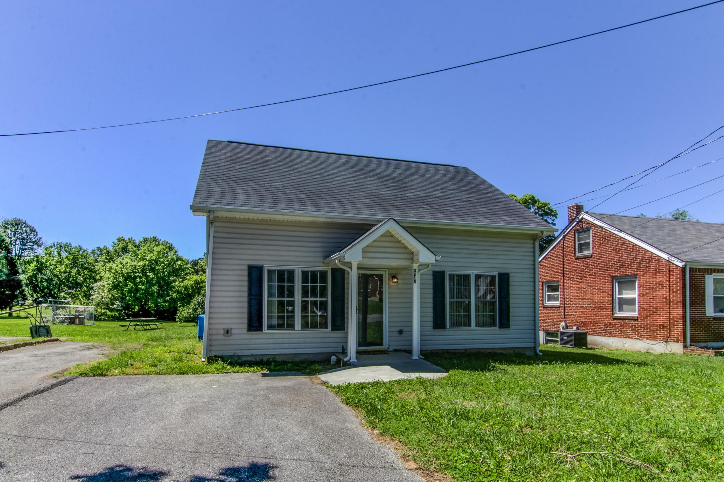 3215 Ventnor Road Southeast Roanoke, VA 24014 - Photo 25 of 25 025-233753-3215 Ventnor Ave SE-25_511969