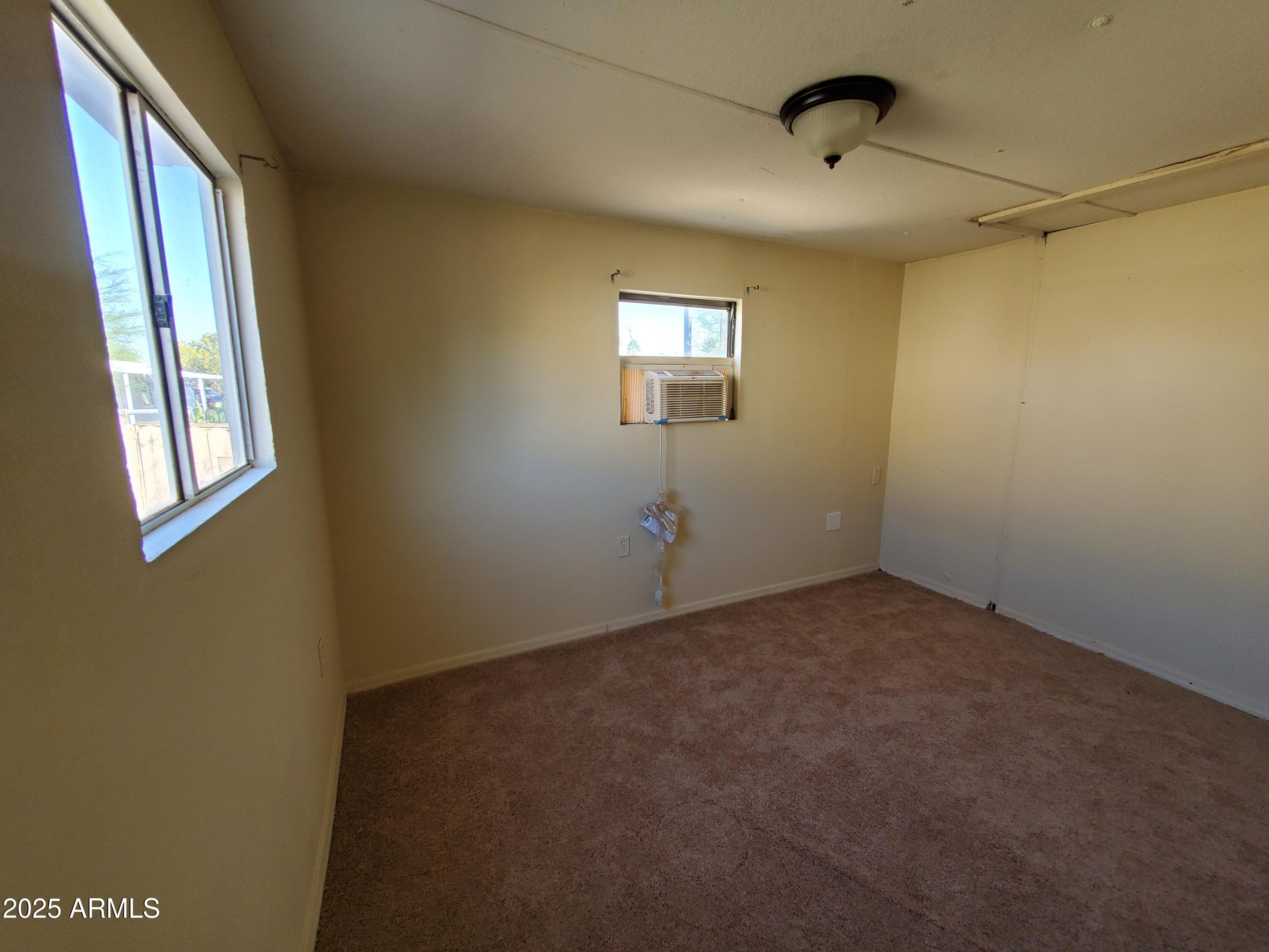 610 West Frontier Street, Unit 33 Eloy, AZ 85131 - Photo 5 of 5 20250710_073938