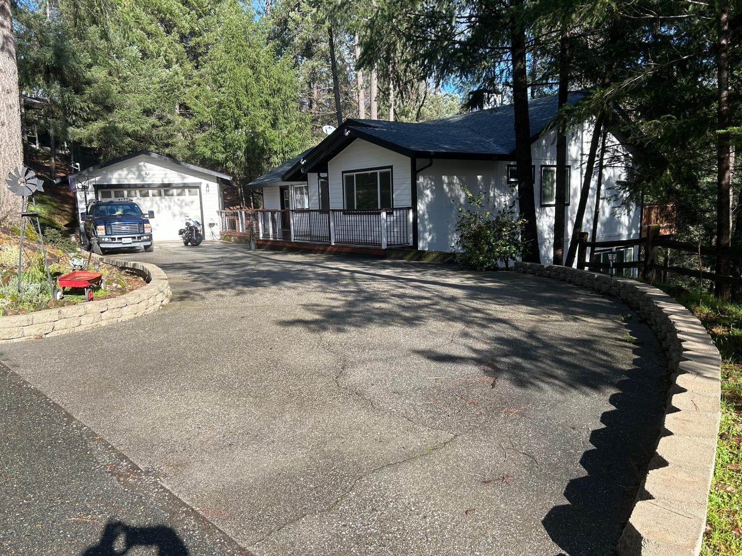 front yard, driveway, front of house