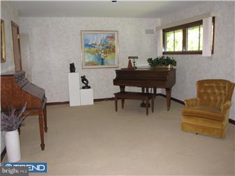 1052 Kingsley Road Rydal, PA 19046 - Photo 2 of 12