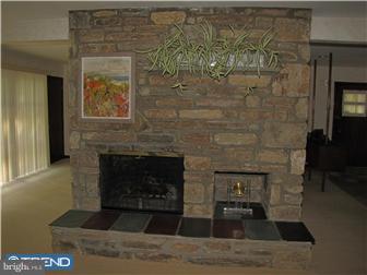 1052 Kingsley Road Rydal, PA 19046 - Photo 3 of 12