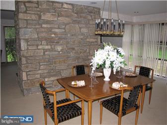 1052 Kingsley Road Rydal, PA 19046 - Photo 4 of 12