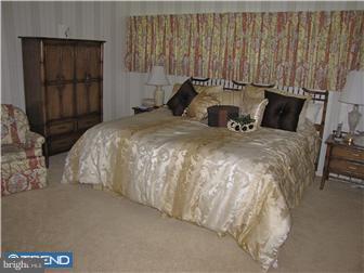 1052 Kingsley Road Rydal, PA 19046 - Photo 8 of 12