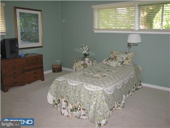 1052 Kingsley Road Rydal, PA 19046 - Photo 9 of 12