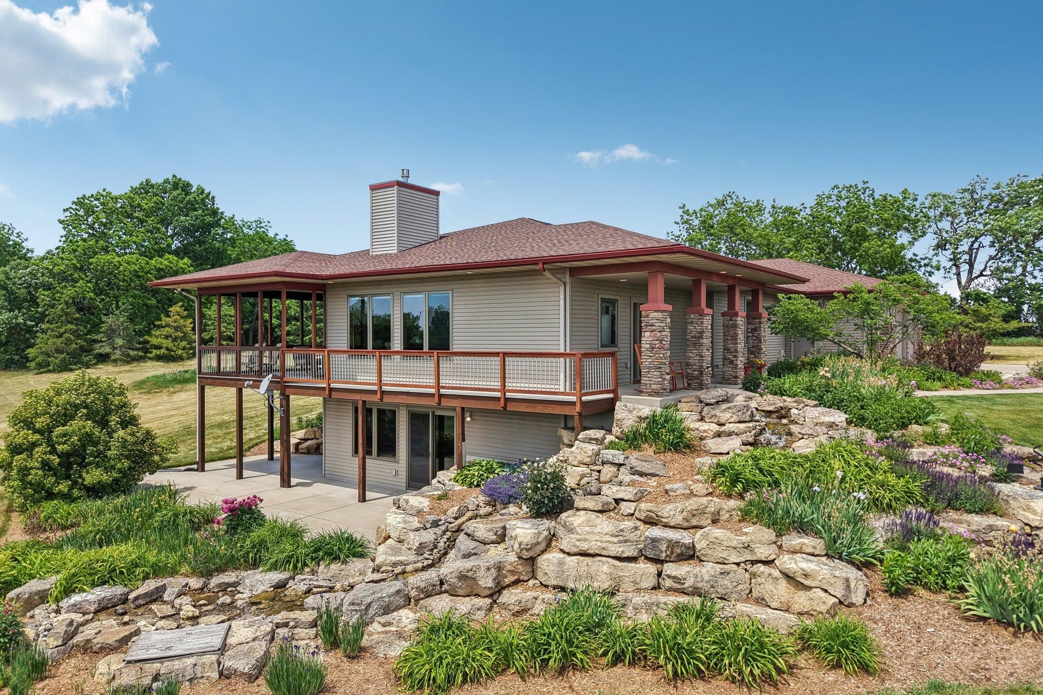 N7977 Dahlk Road New Glarus, WI 53574 - Photo 4 of 48