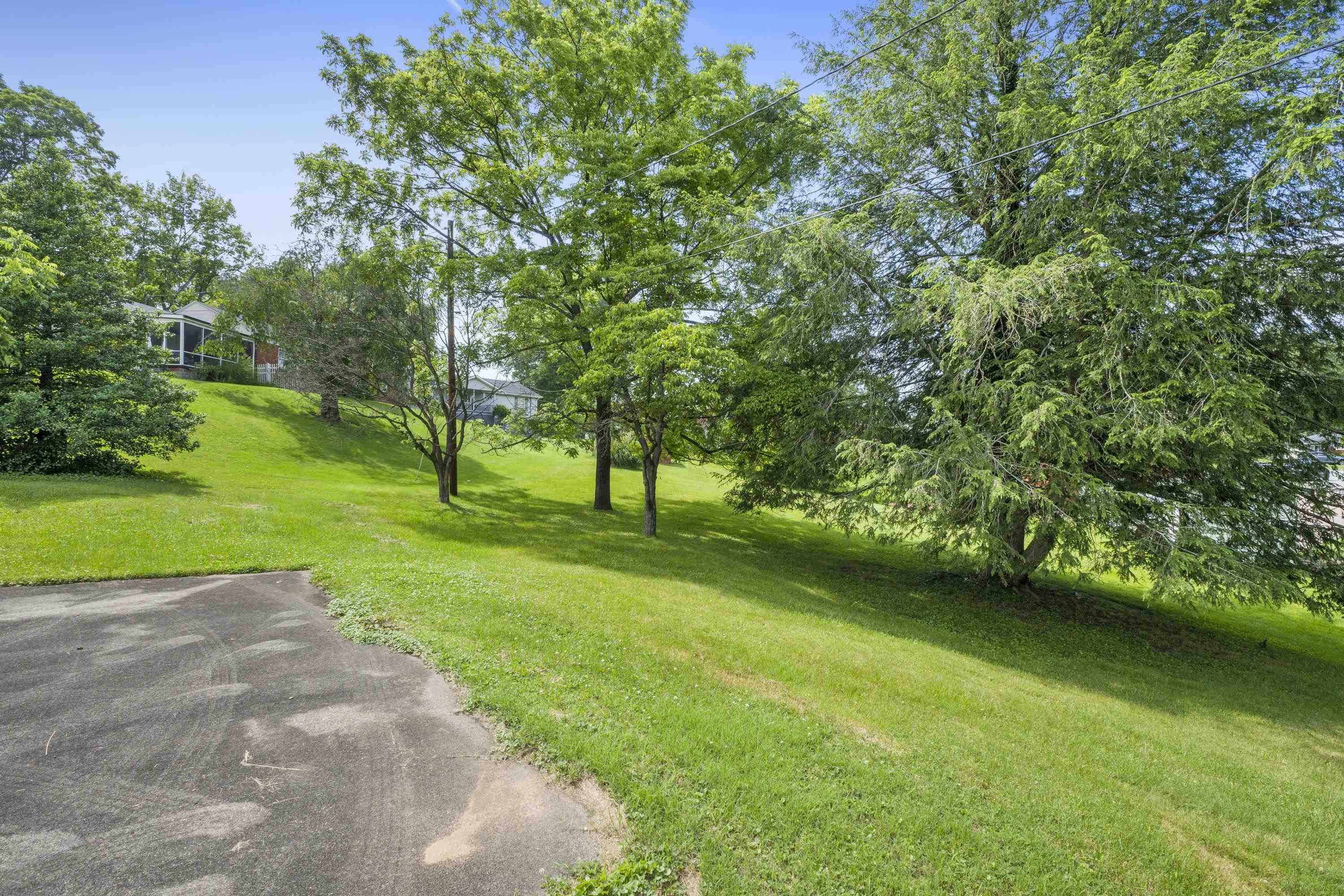3813 Greenway Road Ashland, KY 41102 - Photo 4 of 27 Gallery Image 4