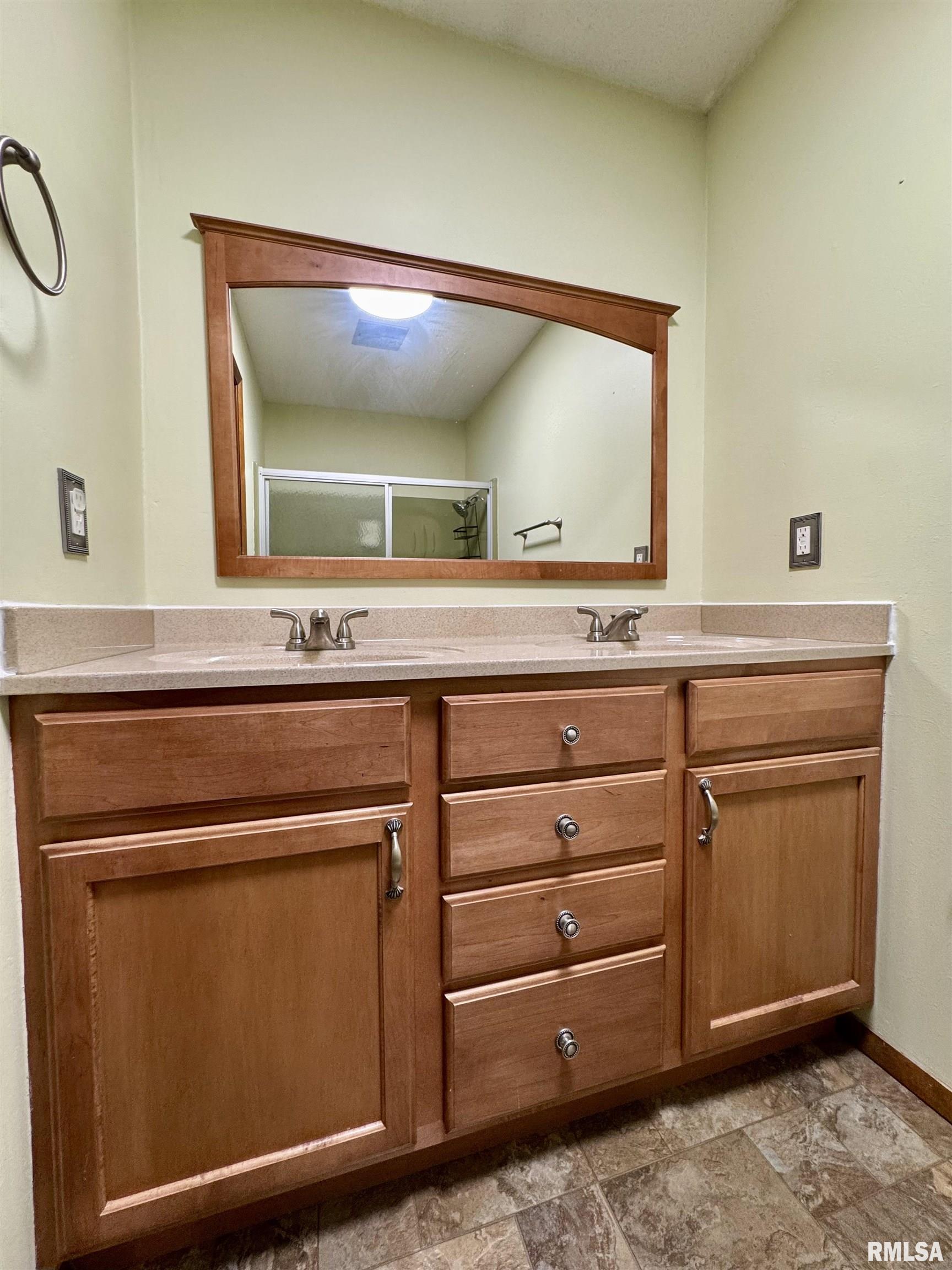 2313 Maple Avenue Macomb, IL 61455 - Photo 25 of 49