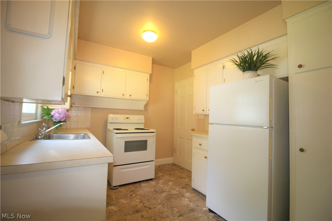 2233 Harding Road Cuyahoga Falls, OH 44223 - Photo 4 of 24